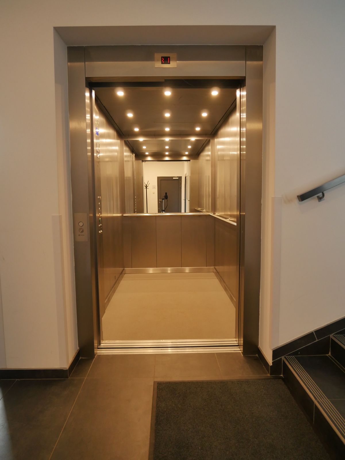 Realizacja montażu windy osobowej przez firmę Komodo Winda osobowa Komodo